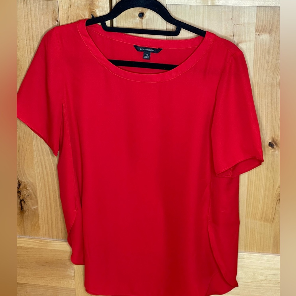 Banana Republic s/s red blouse